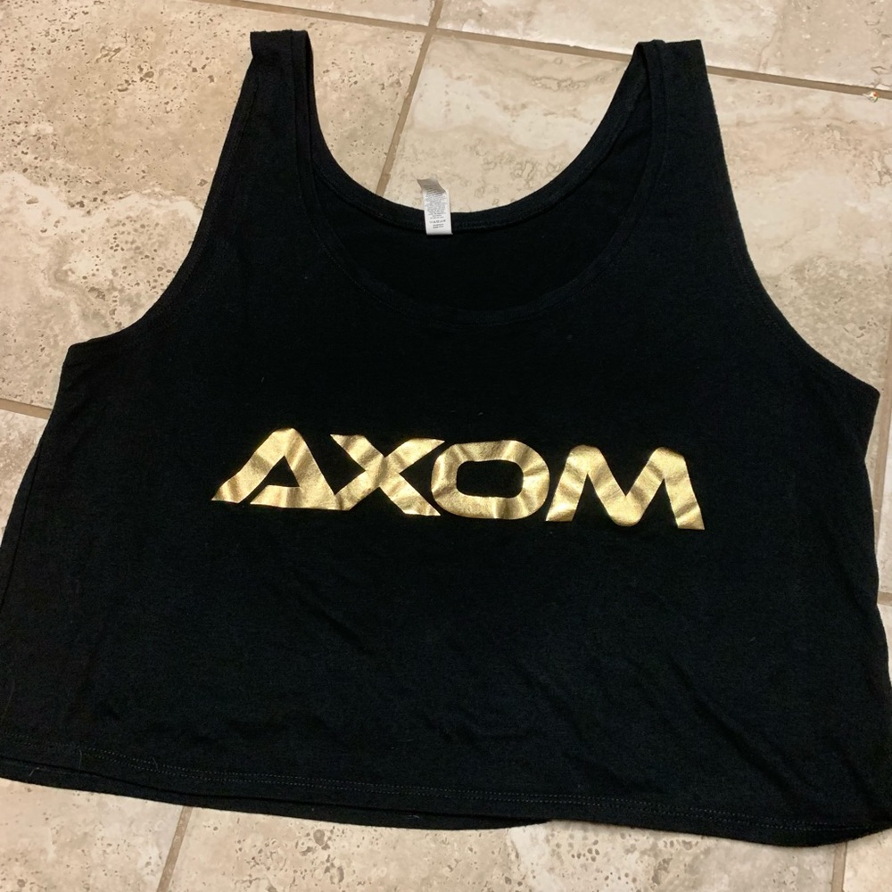 Women’s AXOM tank size large